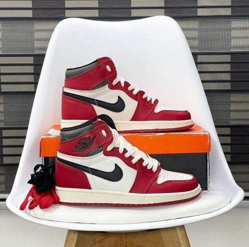 Air Jordan 1 Retro High OG Chicago Lost & Found