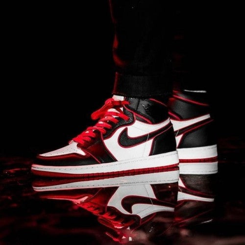 Nike Air Jordan Retro 1 Bloodline
