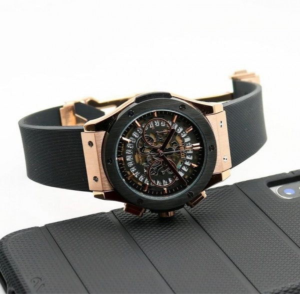 hublot-big-bang-calendar-gold-black-sneaks-freaks