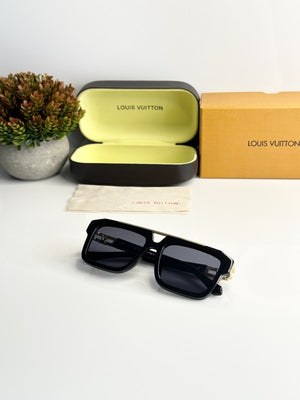 Louis Vuitton 121 Gold Black