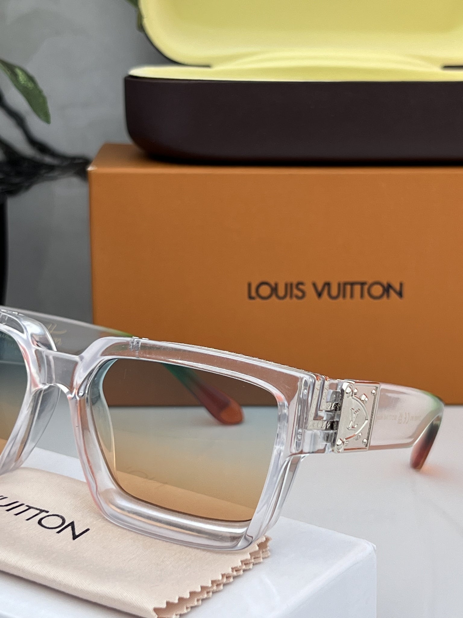 Louis Vuitton Millionaire Transparent – SNEAKS.FREAKS