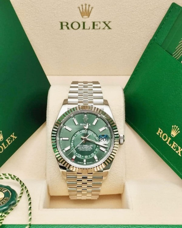 Rolex Oyster perpetual Sky Dweller Silver Green