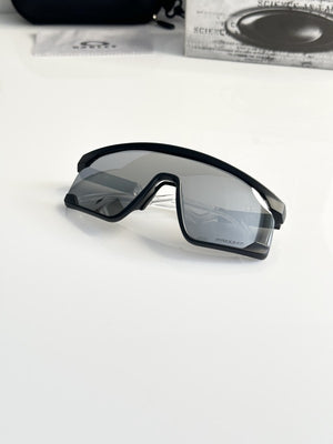 Oakley 9280 Black Silver Mercury