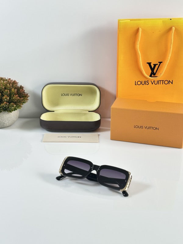 Louis Vuitton 1653 Black DC