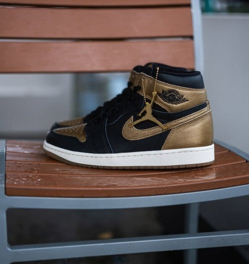 Air Jordan 1 Retro High OG Black And Gold