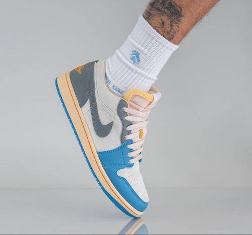 Jordan Retro 1 Low SE Tokyo Vintage