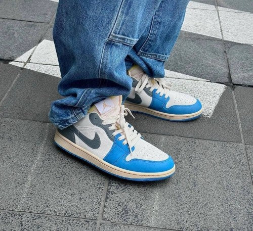 Jordan Retro 1 Low SE Tokyo Vintage