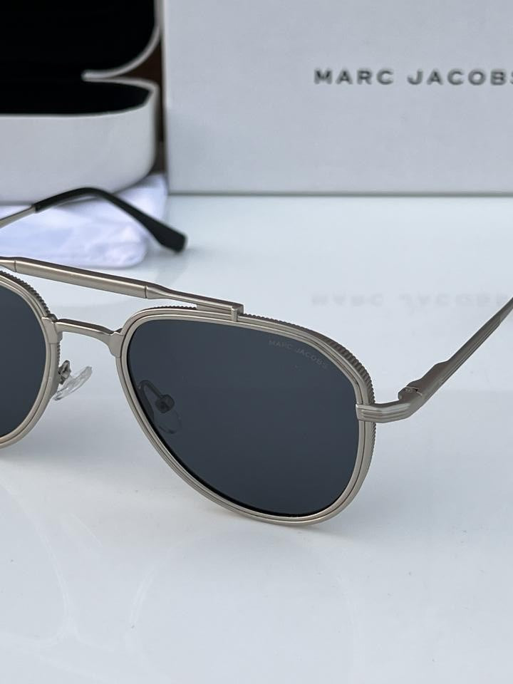 Marc Jacobs 542 Silver Black