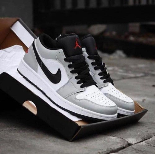 Jordan Retro 1 Low Light Smoke Grey